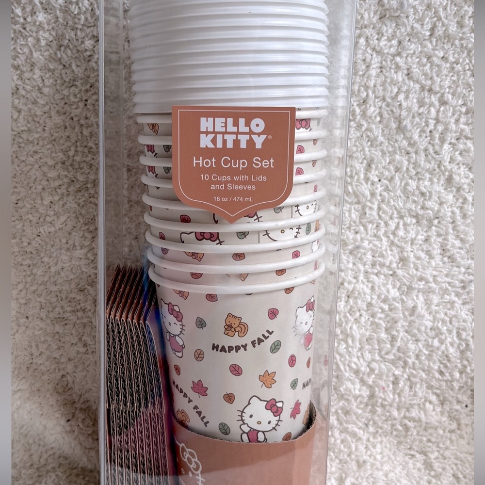 Hello Kitty Fall 🍁 to go cups.